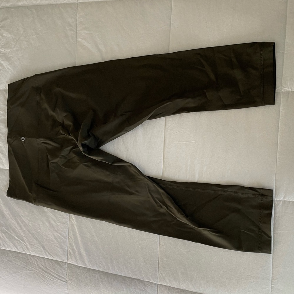 Lululemon Wunder Under 21 Crop